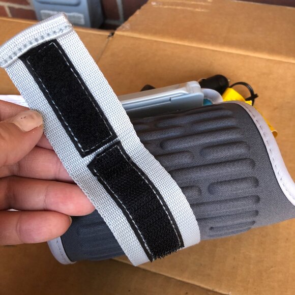 MUNCHKIN Travel Car Baby Bottle Warmer 12V Auto Shut-Off Timer Christmas Gift - Picture 8 of 9